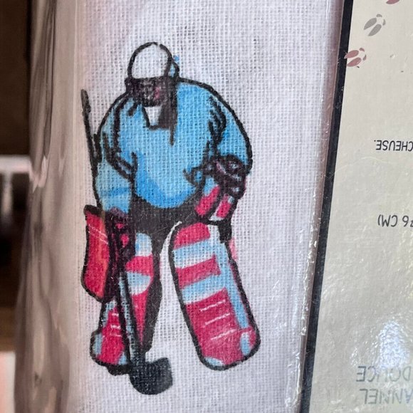 Maxi Moose Hockey Players FLANNEL Sheet Set - TWIN SIZE Set - Picture 2 of 3